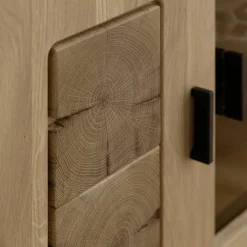 Schrankvitrine aus hellem Asteiche Massivholz - Losiamos