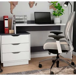 Schreibtisch mit drei Schubladen und Aufsatz - Dotagon