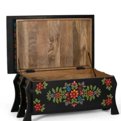 Schwarze Truhe mit bunter Blumen Malerei - Sacrala