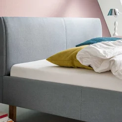 Skandinavisches Polsterbett in Hellblau Webstoff - Ortava