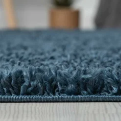 Teppich mit Hochflor in Dunkelblau - Pipev