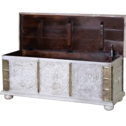 Vintage Holztruhe in Antikweiß mit Bronze - Volkma