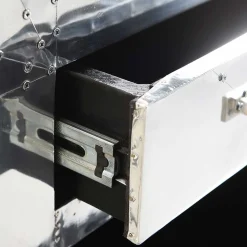 Vitrinenschrank Pilot in Alufarben