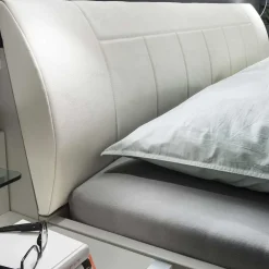 Weißes Bett mit Kunstleder-Kopfteil - Rocca
