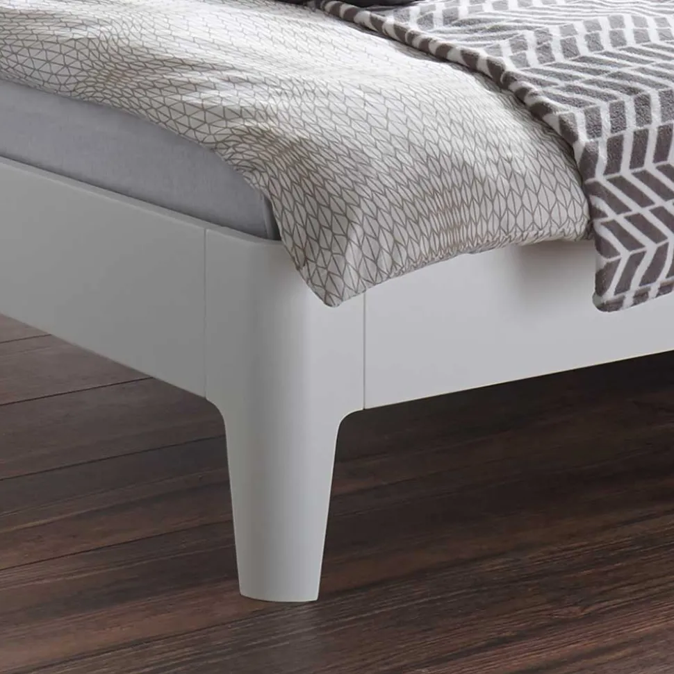 Weißes Holzbett Buche Gachias mit Kopfteil