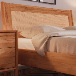 Wildbuche Bett mit Wiener Geflecht Kopfteil - Indrya