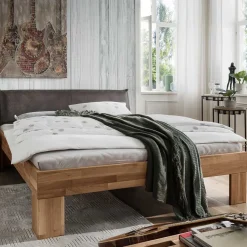 Wildeiche Doppelbett mit Polsterkopfteil - Esvilda