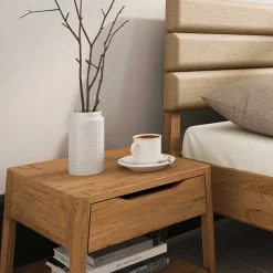 140x200 Designbett aus Wildeiche - Puwa